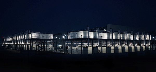 在AI时代“改变世界”：买电、买算力还是造底座？