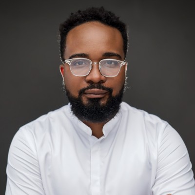 Michael Anyi Ξ